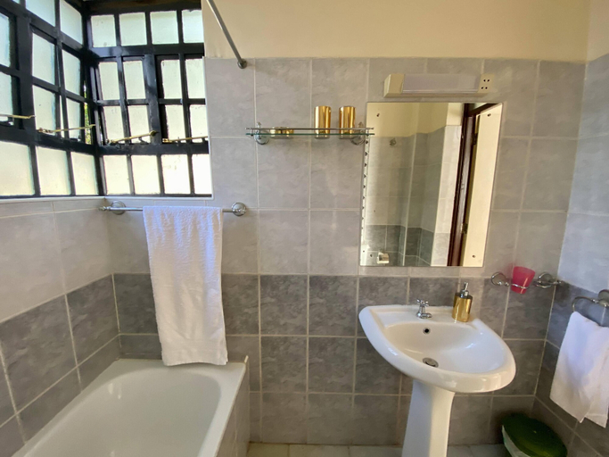 Bathroom 4, Takdiri Home, Dagoretti North