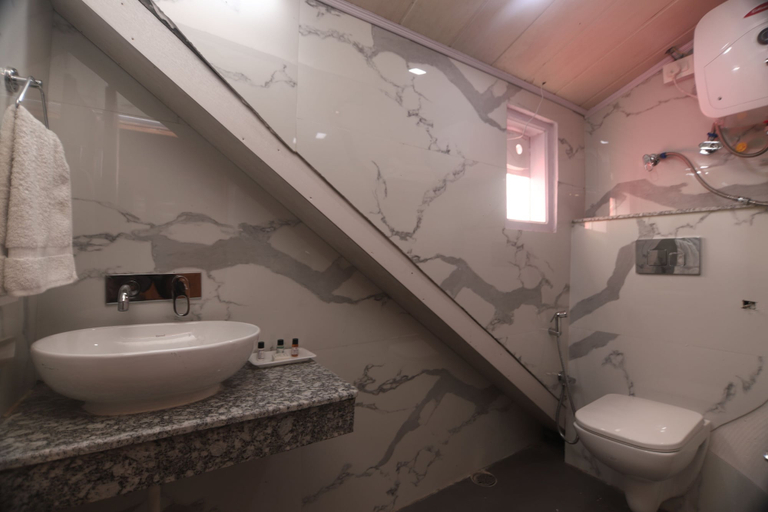Bathroom 3, Beyond Stay Himalayan Cottage Kufri, Shimla