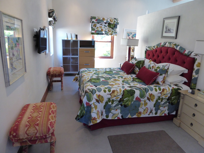 Bedroom 2, Saddlebrook Cottage, Cape Winelands