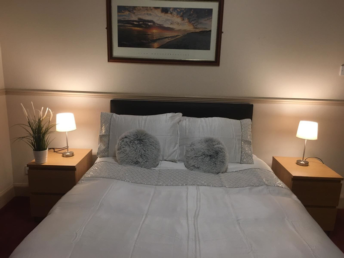 Bedroom 1, Terra Nova Hotel, Aberdeen