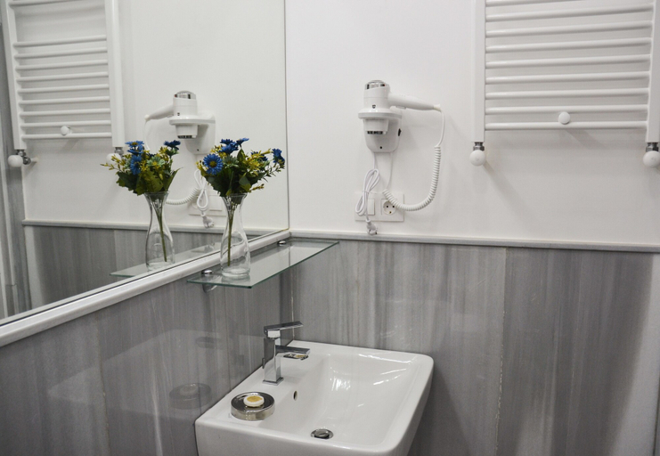 Bathroom 3, Piccolo Casa Bella Hotel, Tbilisi