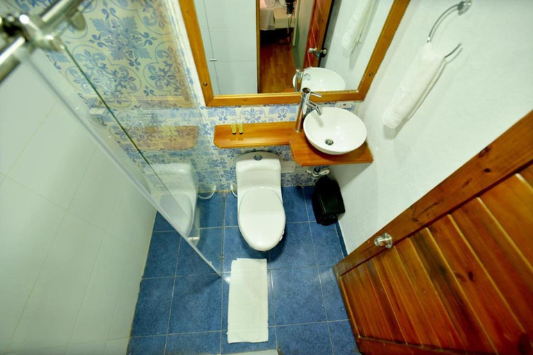 Bathroom 3, CA-3 HABITACION DOBLE EN GETSEMANI, Cartagena de Indias