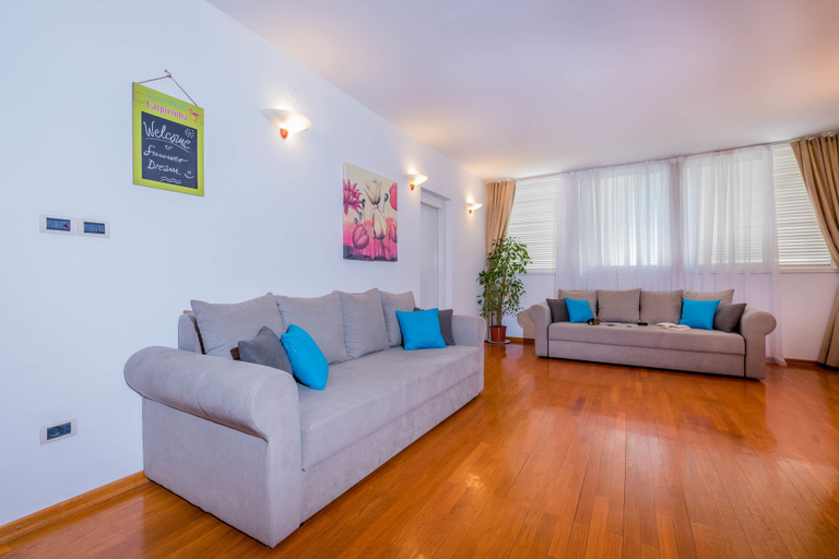 Others 2, Apartman Summer, Split