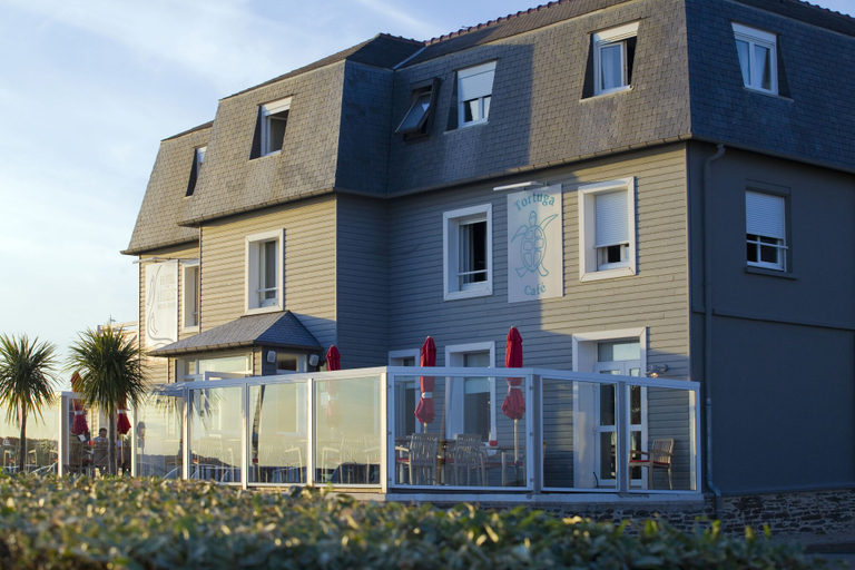 Exterior & Views 2, Hôtel Restaurant des Isles, Manche