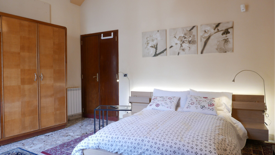 Bedroom 4, Three Rooms, Messina
