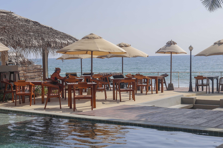 Food & Drinks 5, Sapphire Seas Beachfront Hotel, Hikkaduwa
