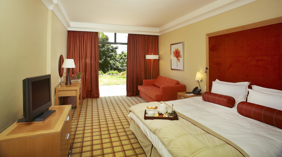Bedroom 4, Sun City Hotel and Casino, Bojanala