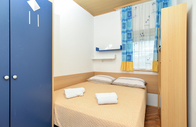 Bedroom 2, Apartment 1128, Fažana