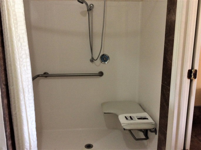 Bathroom 4, Texas Inn Weslaco, Hidalgo