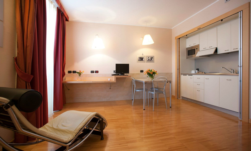 Dining Room 9