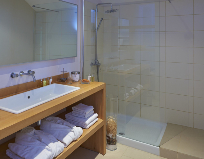 Bedroom 5, Ferme de la Lochere, Côte-d'Or