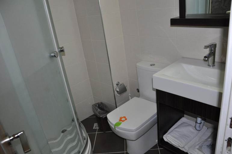 Bathroom 3, Otel Kabacam, Konak