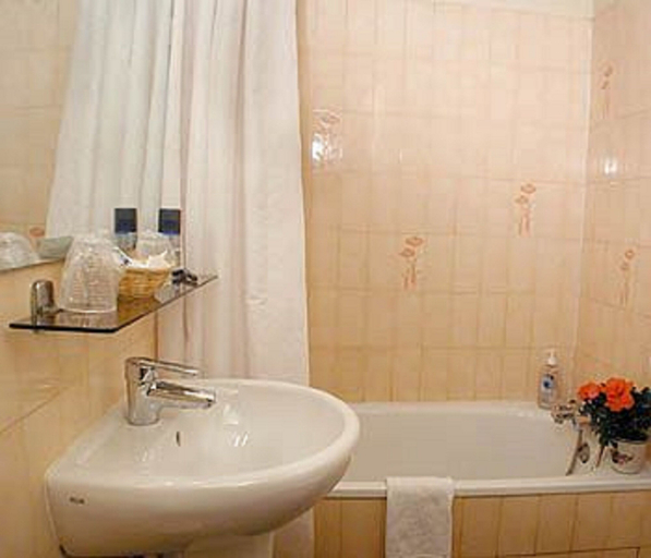 Bathroom 4, Hotel de France Quartier Latin, Paris