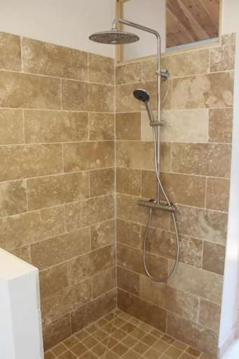 Bathroom 5, La Maison du Las, Gironde