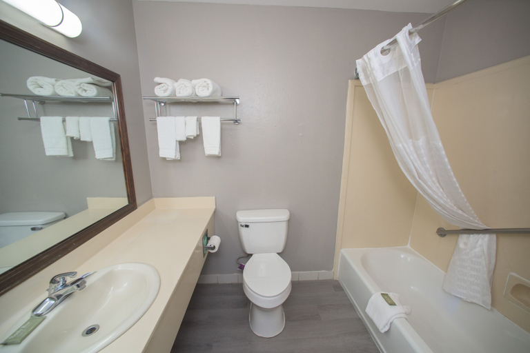 Bathroom 5, Motel 6 New Iberia, LA, Iberia