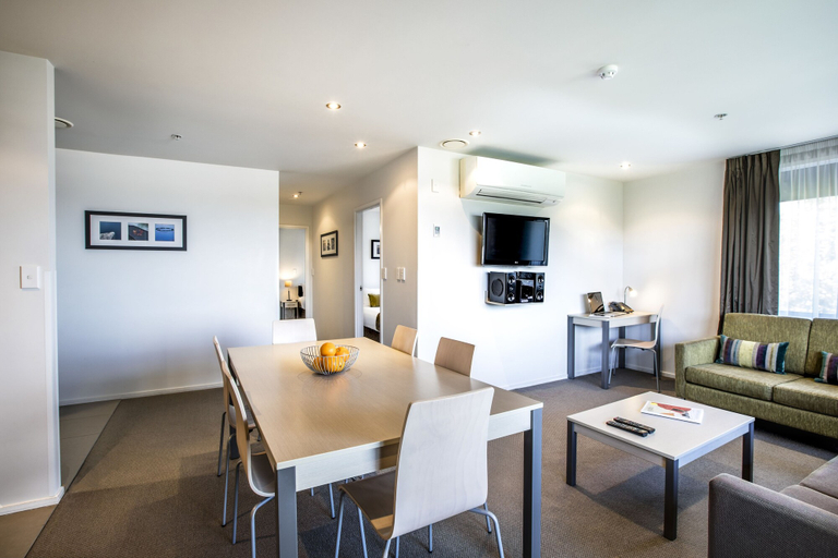 Others 5, Quest Albany, Waitakere