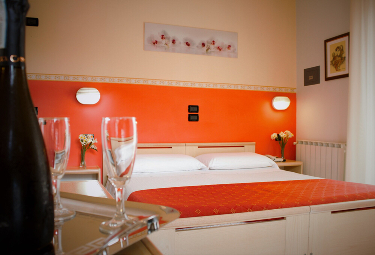 Bedroom 3, Hotel Monica, Siena