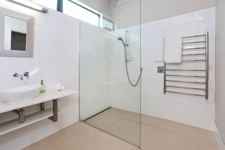 Bathroom 4, Church Bay Escape, Auckland