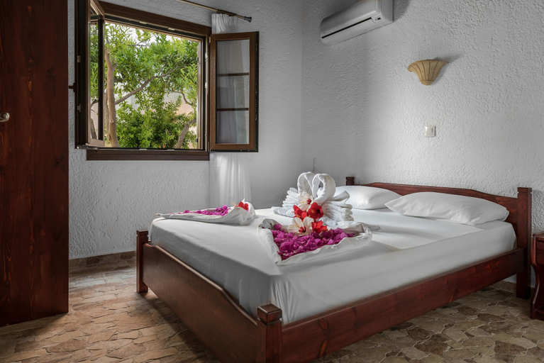Bedroom 5, Evagelistria Apartments, North Aegean