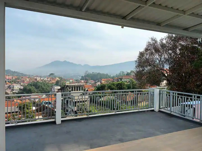 Exterior & Views 8
