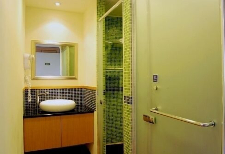 Bathroom 4, Kenting Culture Resort, Pingtung