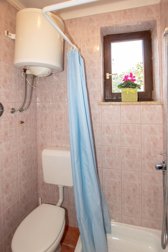 Bathroom 3, Apartments Mirjana, Pula