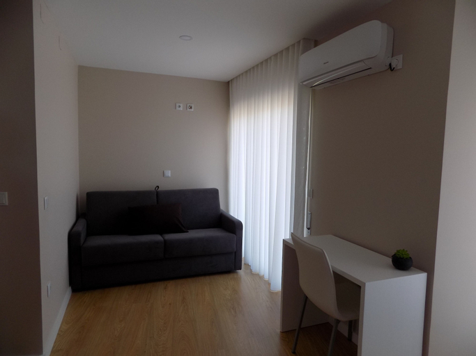 Bedroom 5, CMB Guesthouse, Esposende