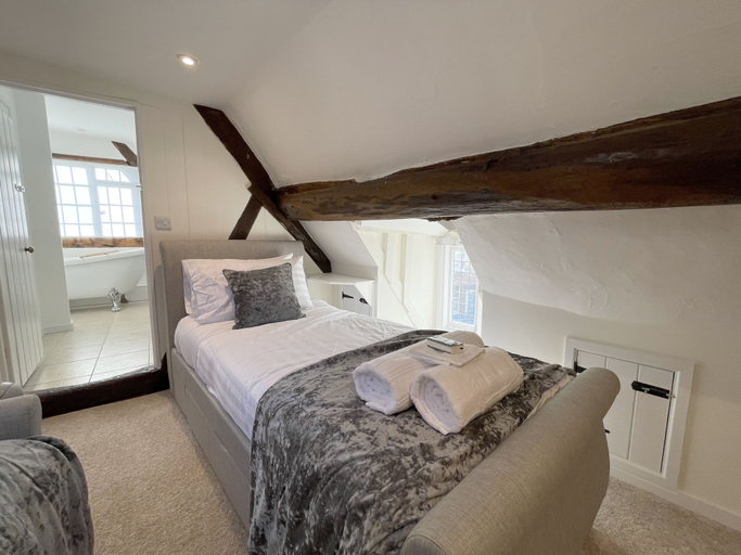 Bedroom 2, Humbug Cottage, Shropshire