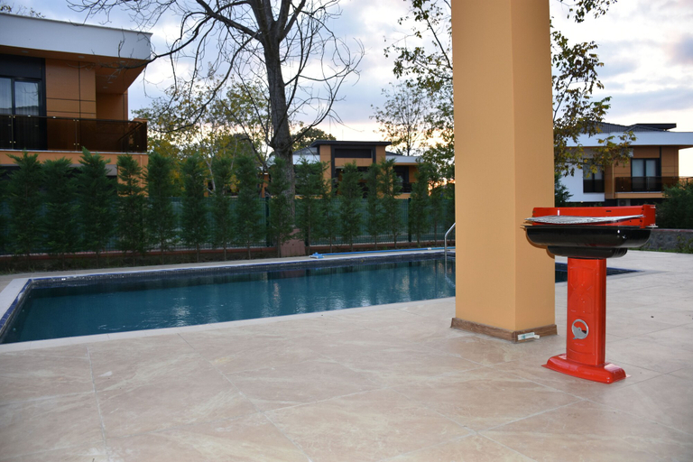 Outdoor pool, Yakut Villa, Izmit