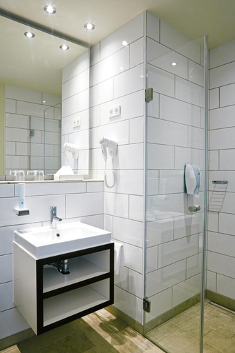 Bathroom 4, Hubertus Hof Landhotel, Fonyód