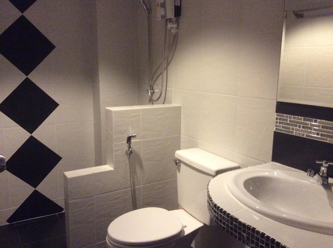 Bathroom 4, TR Guesthouse, Muang Sukhothai