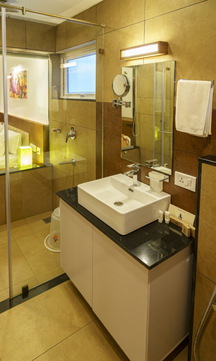 Bathroom 5, The Leaf Munnar Resort, Idukki