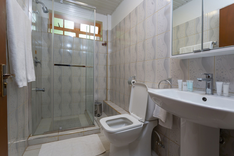 Bathroom 3, The Cycads Suites, Langata