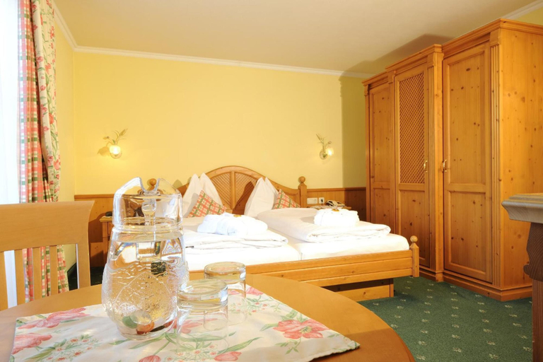 Bedroom 2, Aparthotel Kristall, Sankt Johann im Pongau