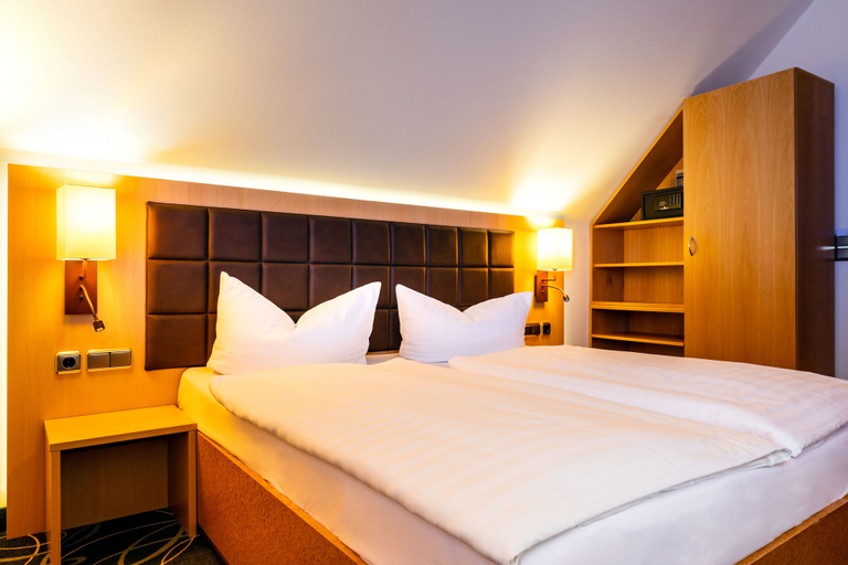 Bedroom 4, Hotel STEIGER Elbschlösschen Rathen, Sächsische Schweiz-Osterzgebirge