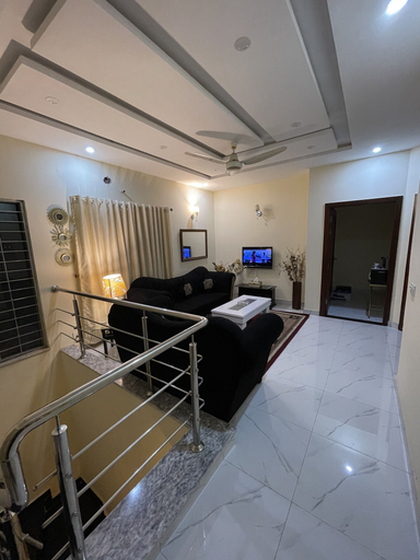 Others 5, 1 Bed House - Sleeps 2 - Pets - Parking - Wifi, Lahore