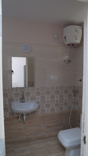 Bathroom 3, Brundavan Suites, Visakhapatnam