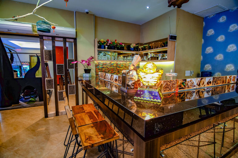 Food & Drinks 5, Oxville Hotel Padang, Padang