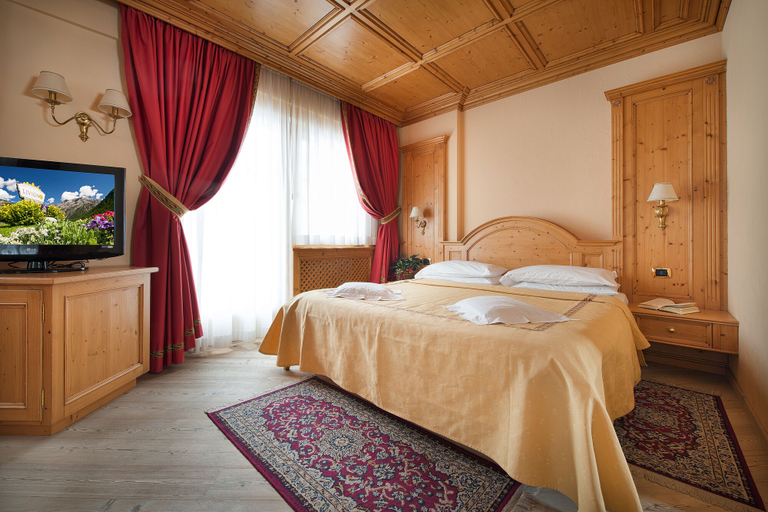 Bedroom 2, Hotel Valtellina, Sondrio