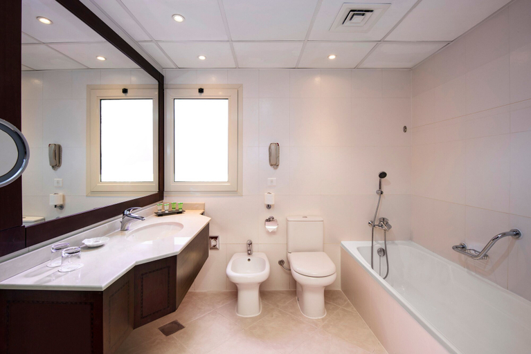 Bathroom 5, Al Hamra Village Hotel, Ras Al Khaimah