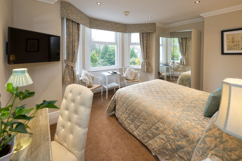 Bedroom 3, Cheshire Hospitality Ltd T/A Lennox Lea Studios & Apartments, Trafford