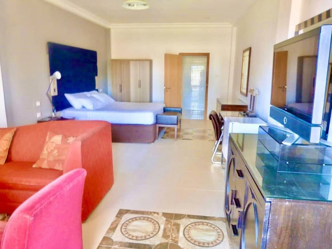 Others 5, Fajara Resort, Kanifing
