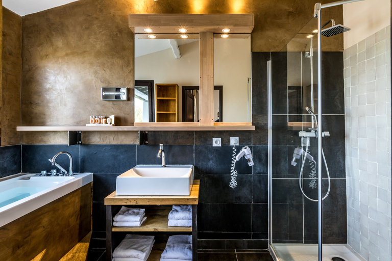Bathroom 4, Les Bains Gardians, Bouches-du-Rhône