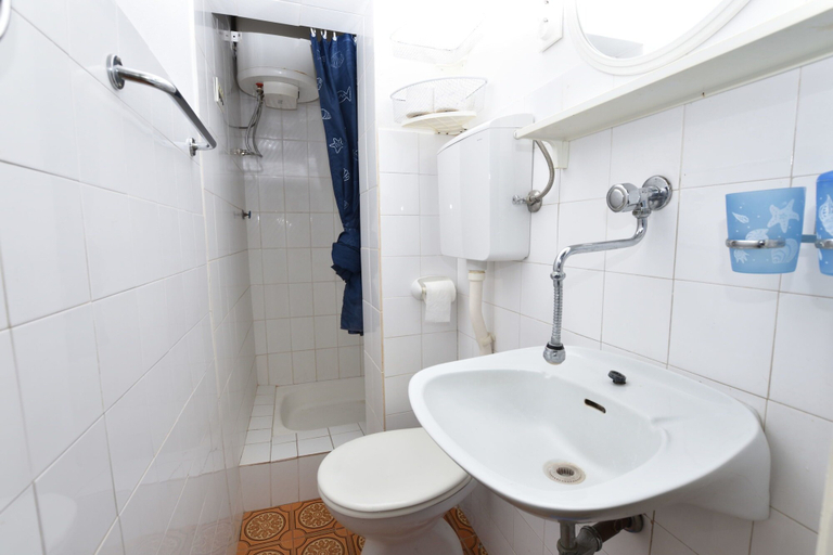Bathroom 4, Apartments 2M, Primošten