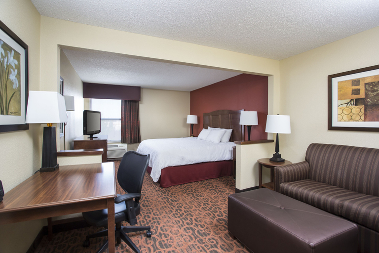 Bedroom 3, Hampton Inn Shawnee, Pottawatomie