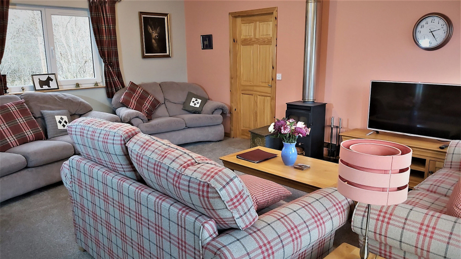 Others 4, Roe Deer Cottage, Highland