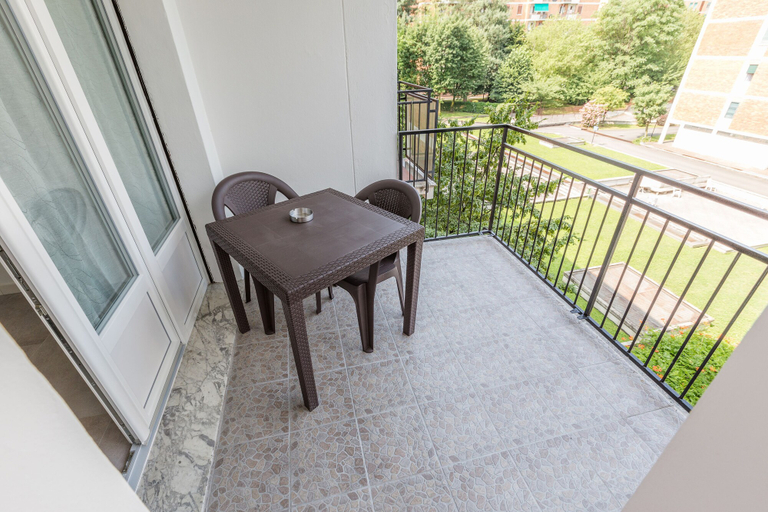 Balcony 5, Sem Benelli, Milano