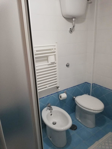 Bathroom 3, Residence Le Villette, Salerno