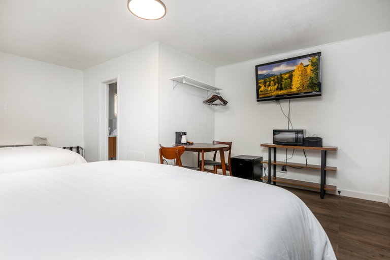 Bedroom 2, Minecart Motor Lodge, Montrose