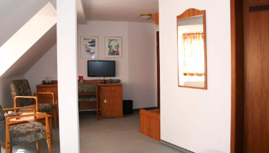 Bedroom 4, Hotel Garni Rosbach v.d.H., Wetteraukreis